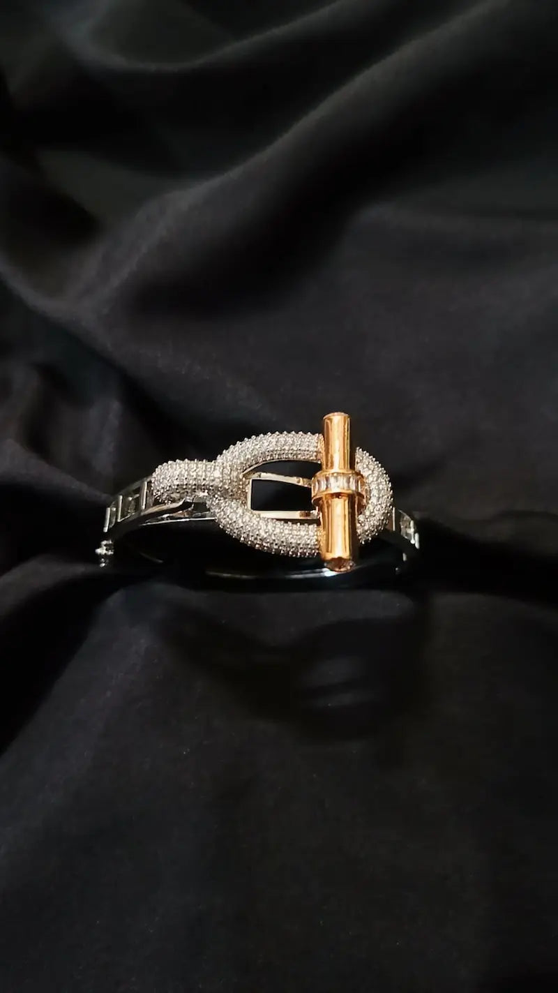 Cuff C-01
