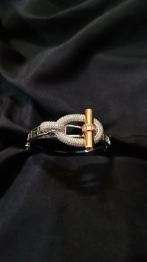 Cuff C-01