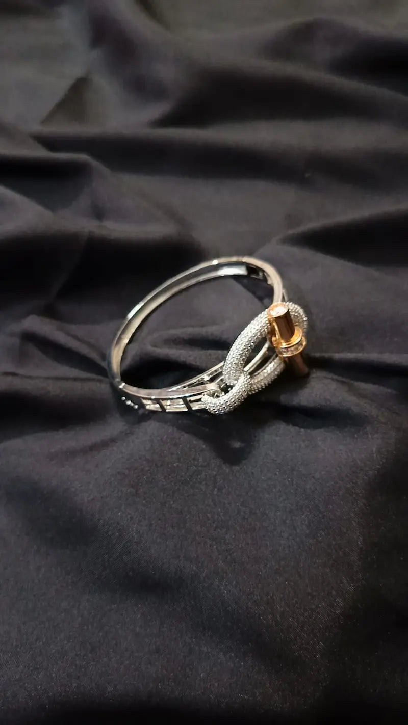 Cuff C-01